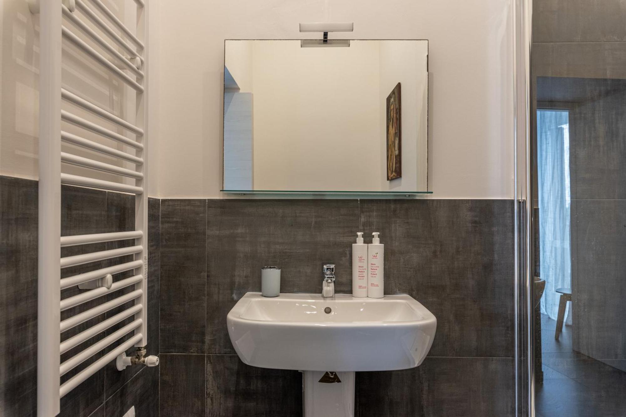 Apartments La Cala By Wonderful Italy ปาแลร์โม ภายนอก รูปภาพ